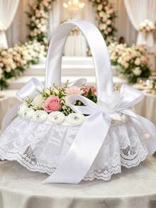 1 chiếc giỏ hoa cưới cho bé gái bằng ren trắng trang nhã với nơ satin và hoa hồng đính đá, giỏ hoa cưới có viền xếp nếp. - trắng - Xem 2