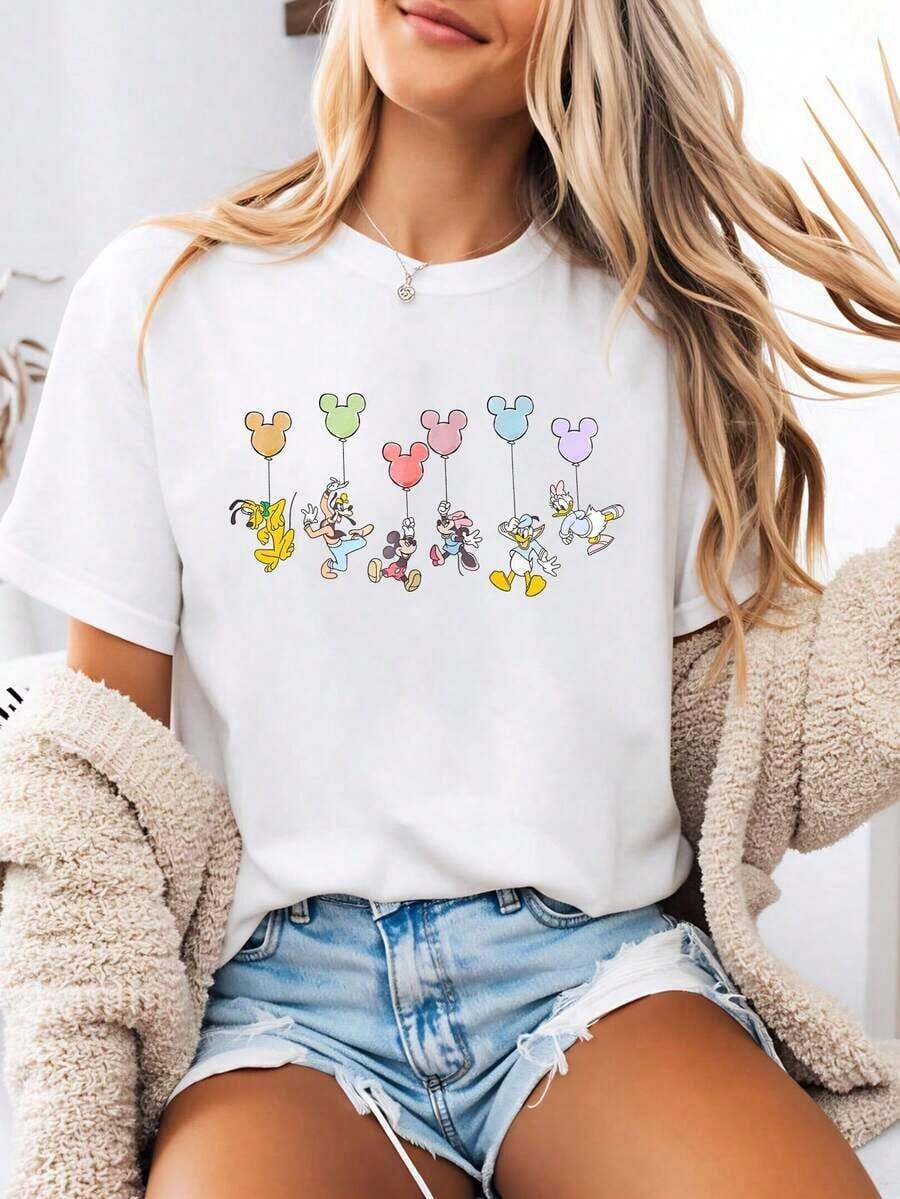 Disney-Style Women's Graphic Tee Featuring Mickey Mouse Balloon And Cheerful Mickey & Minnie Cartoon Prints. Women's Summer Clothing With A Crew Neck Design. Made From Soft, Comfortable 100% Cotton Fabric, Perfect For Everyday Wear, Outdoor Activities, Or Shopping Outings. Also Ideal As Women's Vacation Wear. - trắng - Xem 1