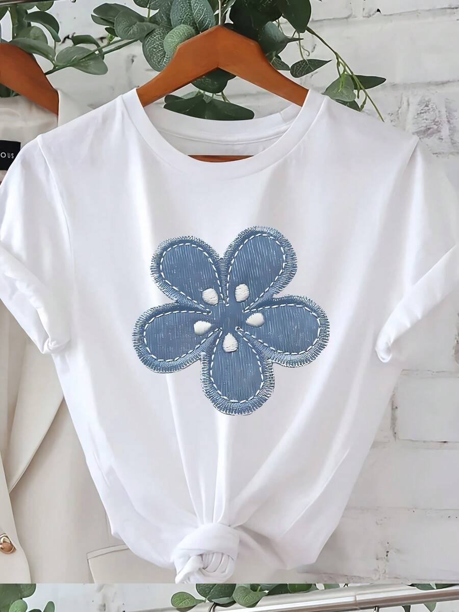 Plus Sizes - Plus Size T-Shirt With Floral And Letter Print, Short Sleeve, Round Neck, Casual Style, Summer And Spring, Plus Size Clothing For Women - Cotton Short Sleeve T-Shirt, Round Neck, Urban Vintage Style, Unisex, Loose Fit - 白色 - 查看 1