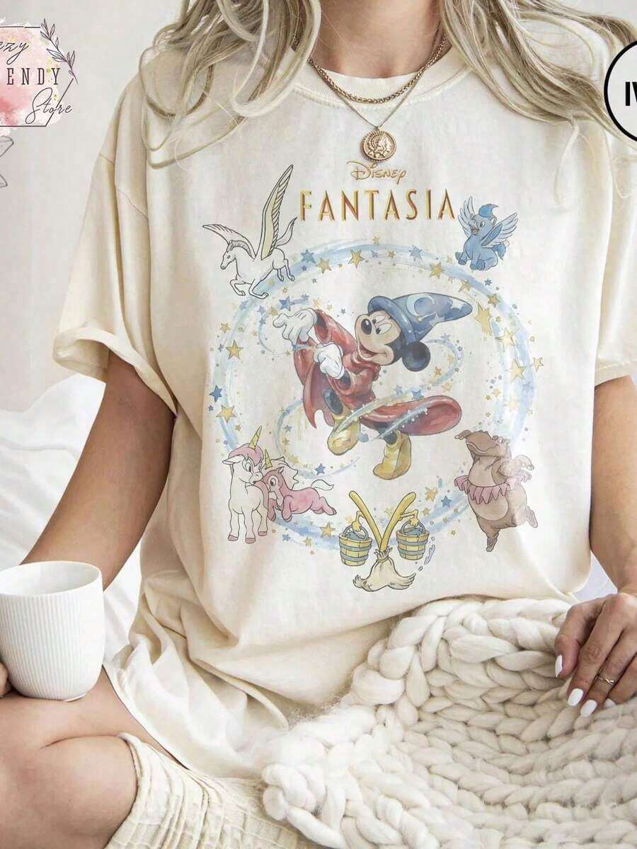 Disney Cartoon Vintage Castle Magic Printed T-Shirt, Suitable For Daily Wear, Easy To Wear In Summer, Micro-Elastic, Soft Round Neck Casual Daily Shirt, Round Neck Summer Sweatshirt, Both Men And Women, Loose Version, Holiday Gifts.--Disneys Disneyland Paris The Magic Kingdom Disneyesque The House Of Mouse Mickey Mouse Empire Modest Summer Outfits Take That T Shirt Summer Coord Tops For Women Summer Summer Clothes Women Summer Clothes Summer Tops Summer Tops Women Summer Co Ord Summer Top Summer Outfits White Top Black Top Holiday Outfits For Women  Tops For Women Summer Holiday Gifts Valentine's Day Gifts Earth Day Gifts Oktoberfest Gifts Summer Bank Holiday Gifts - 白色 - 查看 1