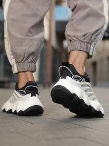 New All-Season Men's Casual Shoes, Men's Sneakers, Outdoor Casual Sports Breathable Mesh Lightweight Low-Top Thick-Soled Fashionable Beige/Black Chunky Sneakers - Black and White - View 5