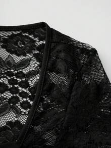 Da Jade Top court ajusté en dentelle florale noire transparente à manches longues, col carré et froncé. Élégant et sexy. Convient pour les fêtes, le bureau, le port quotidien, la Saint-Valentin - Noir - Voir 8
