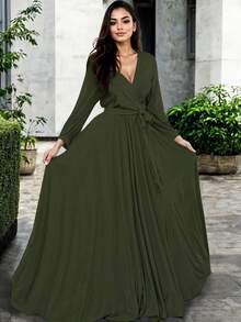Vestido largo elegante con escote en V, manga larga y cinturón ajustable, ideal para mujeres casuales, modelo Constanza. - Verde militar - Ver 7