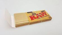 RAW 300 Classic 125 1 1_4 Size Rolling Papers, 300 Count (Pack Of 1) - White - View 2