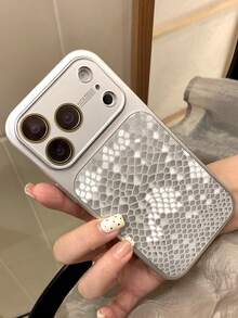 Funda de teléfono con patrón de piel de serpiente chapada, compatible con iPhone 17 Pro Max, 17 Pro, 17, 16 Pro Max, 16 Pro, 16, 15 Pro Max, 15 Pro, 15, 14 Pro Max, 14 Pro, 14 Pro Max, 13, con protección de lente y resistente a golpes - Plateado - View 3