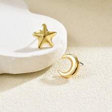1 par de pendientes con forma de media luna y estrella, pendientes creativos adecuados para uso diario casual, para ir y venir, como regalo - Dorado - Ver 1