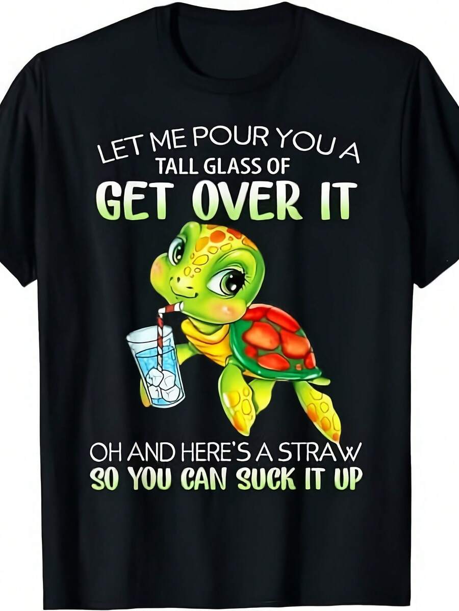 Esta camiseta negra de manga corta tiene un corte holgado y presenta vibrantes diseños de tortugas de dibujos animados junto con las frases "Déjame servirte una copa" y "No te lo tomes demasiado en serio", todas presentadas de manera divertida y amena. - Negro - Ver 1