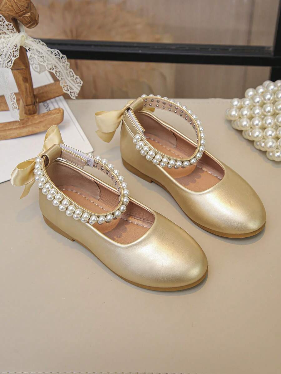 1 Pasang Sepatu Flat Anak Perempuan dengan Gesper Mutiara dan Tali Pergelangan Kaki, Kain Berlapis Halus, Ujung Bulat Anti Slip, Sepatu Putri untuk Pernikahan dan Acara Formal - Sampanye - View 1