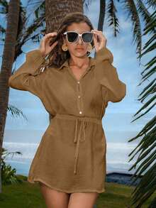 Conjunto de ropa de verano para mujer: blusa elegante y casual con mangas de globo, botones y lazo; vestido corto ligero y minimalista para la playa, de uso versátil - Marrón - Ver 5