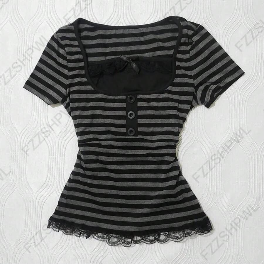 Top corto gótico Harajuku Y2K para mujer, camiseta informal ajustada a rayas con lazo de encaje y diseño de botones, ropa de calle elegante a la moda - Gris - Ver 1