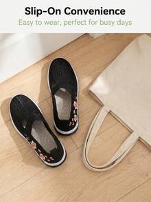Zapatos casuales de mujer con diseño de bordado de flor de ciruelo y malla, cómodos y duraderos, adecuados para personas mayores y madres para uso diario, caminar y conducir - Negro - Ver 3