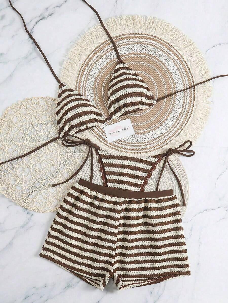 Conjunto de bikini y shorts de baño casuales para vacaciones en la playa de mujeres, 2026, 3 piezas, de tela texturizada con bloques de color y rayas, adecuado para primavera/verano, fiestas en la piscina, citas - Albaricoque de café - Ver 1