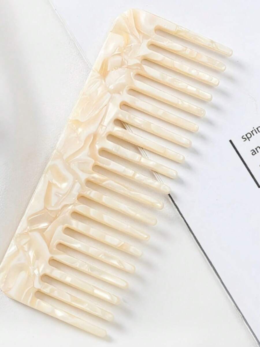 1 chiếc lược chải tóc răng thưa cầm tay bằng nhựa acetate màu trắng ngà - Màu be - Xem 1