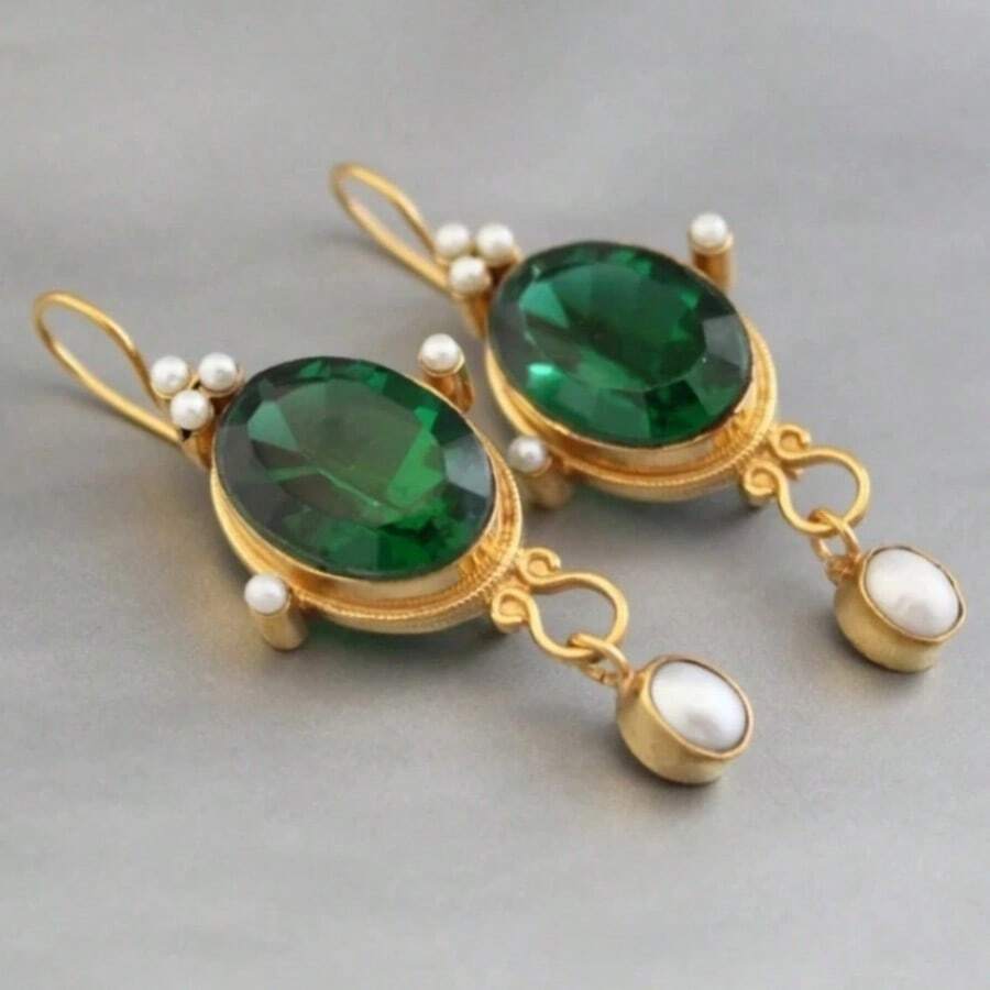 1 Pair Vintage Round Synthetic Dark Green Earrings, Fashion Creative Pendant Earrings For Women, Suitable For Holidays And Parties - Green - View 1