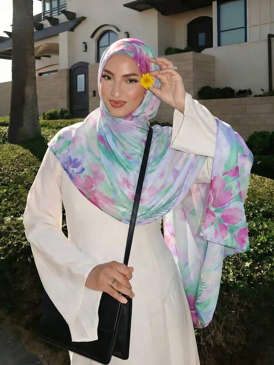 1条女士围巾，饰有波西米亚风花卉、水彩、大理石纹、波纹、扎染印花，适合日常佩戴、配饰和假日穿着。