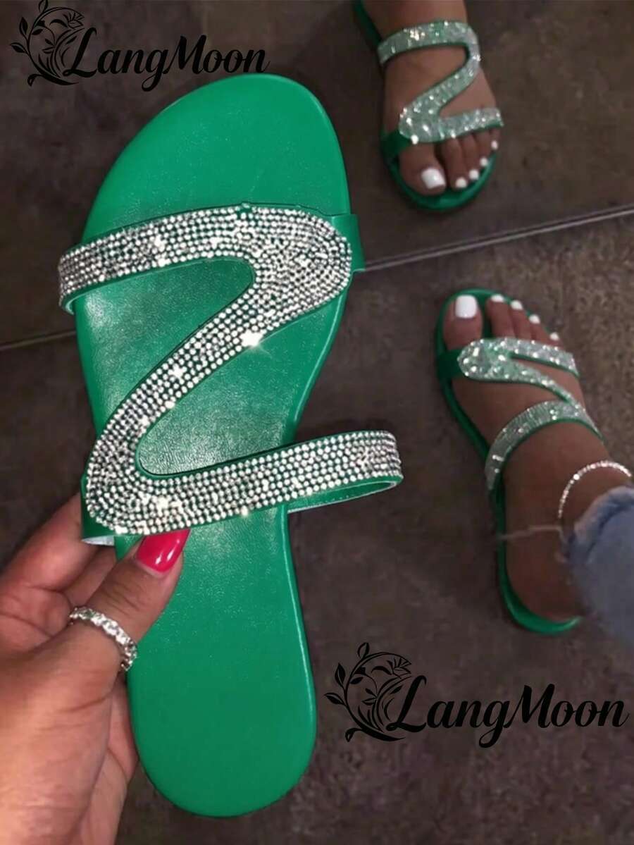 LangMoon Ashlee 2026 LangMoon 閃亮綠色水鑽 Z 型帶式涼拖鞋，柔軟防滑平底 PU 鞋底，適合春夏秋日常與派對穿著