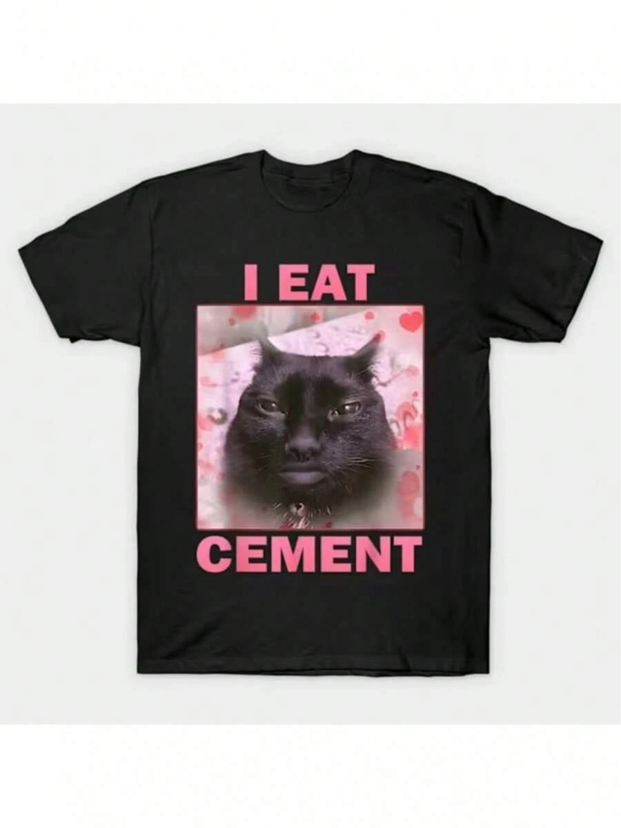 Funny T-Shirt With Black Cat Print And The Phrase "I Eat Cement" - Crew Neck, Short Sleeve, Pink Lettering And Cement Mixer Design, Gift For Valentine's Day/Christmas/'s Day, Comfortable Fit For All Seasons, Dark Humor T-Shirt, Funny T-Shirt, Printed T-Shirt - 黑色 - 查看 1