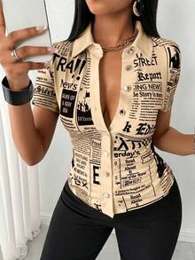 Blusas elegantes para mujer, moda de verano, estampado de periódico, camisa de manga corta con una hilera de botones, Tops informales con cuello en V - ST25014 Caqui - Ver 4