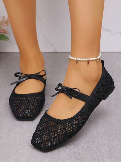 Giày nữ thanh lịch, thiết kế khoét rỗng, chất liệu lưới màu đen, kiểu dáng slip-on đa năng, phù hợp cho công sở và thường ngày, size 35-43, thích hợp cho mùa xuân/hè.