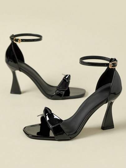Sandalias de tacón alto súper de 9 cm, de cuero patentado brillante, con decoración de mariposa y floral, punta abierta, elegante para vacaciones/trabajo, estilo de discoteca de moda, ajuste delgado, sexy, elegante, versátil, estilizador de piernas, correa con hebilla, calado, primavera/otoño, negro, colores caramelo, volantes, punta cuadrada, talla 3-10