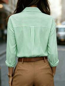 Camisa de manga larga a rayas clásica para mujer, con cuello, diseño de botones delanteros, decoración de bolsillo, adecuada para oficina y uso casual en primavera, verano, otoño e invierno - Verde - Ver 2