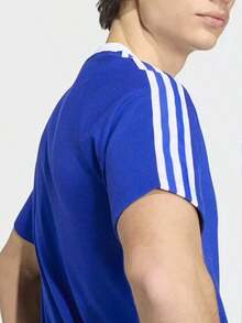 Camiseta de corrida adidas Originals Three Stripes de manga curta e gola redonda, respirável, masculina, modelo JZ6307 - Azul - Ver 4