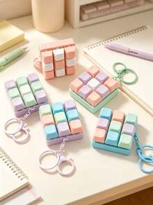 1 pieza Mini teclado mecánico llavero, accesorio portátil de escritura, adecuado para viajes y uso en la oficina. Este llavero (con botones y cadena de colores) está diseñado específicamente para entusiastas de la escritura, color y estilo aleatorios - A - Ver 1