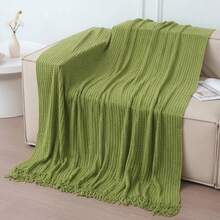 1 chiếc chăn dệt kim, chăn ngủ thông thường có tua rua dùng cho giường, phòng khách, ghế sofa, ghế tựa. - Áo choàng xích màu xanh lá cây - Xem 6