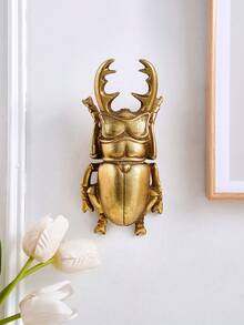 1PC Gold Stag Beetle Shaped Decorative Hanging Ornament, European Vintage Insect Relief Wall Decor, Bohemian Style Animal Resin Wall Hanging, Entryway 3D Pendant, Stag Beetle Ornament, Artistic Wall Decor, Gilded Beetle Figurine, Palace Wall Decor, Suitable For Bedroom, Living Room Background Wall Decoration, Study Wall Hanging, Photography Background Prop, Niche Artistic Style Soft Furnishing, Insect Shaped Pendant, Gift Present - Gold - View 6