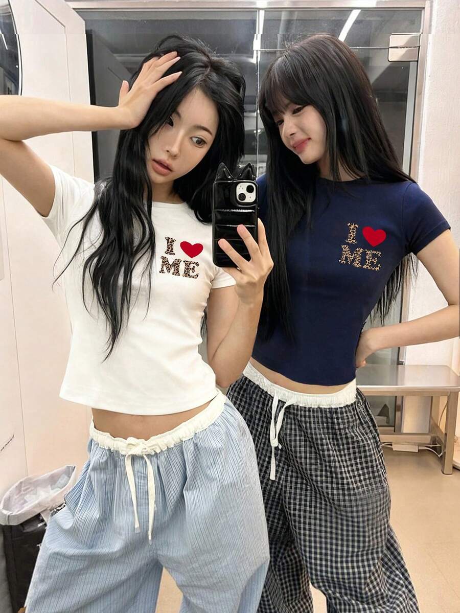 2件組女款圓領短袖T恤,夏季新款豹紋與字母圖案,美式時尚百搭修身短版上衣,休閒透氣 - 白色+藏青 - 查看 1