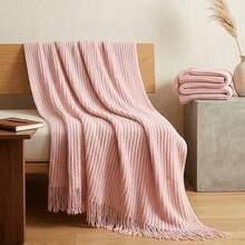 1 chiếc chăn dệt kim, chăn ngủ thông thường có tua rua dùng cho giường, phòng khách, ghế sofa, ghế tựa. - Khăn quàng cổ màu hồng - Xem 7
