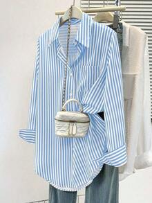 Camisa de manga larga a rayas clásica para mujer, con cuello, diseño de botones delanteros, decoración de bolsillo, adecuada para oficina y uso casual en primavera, verano, otoño e invierno - azul claro - Ver 3