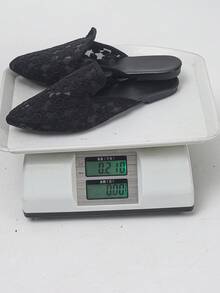女款大尺碼 35-45 網格尖頭套腳平底穆勒鞋，復古通勤黑色涼鞋，慵懶套腳舒適軟底仙女風百搭透氣女鞋，日常穿著辦公通勤，母親節禮物 - 黑底網紗-黑花拼接 - 查看 10