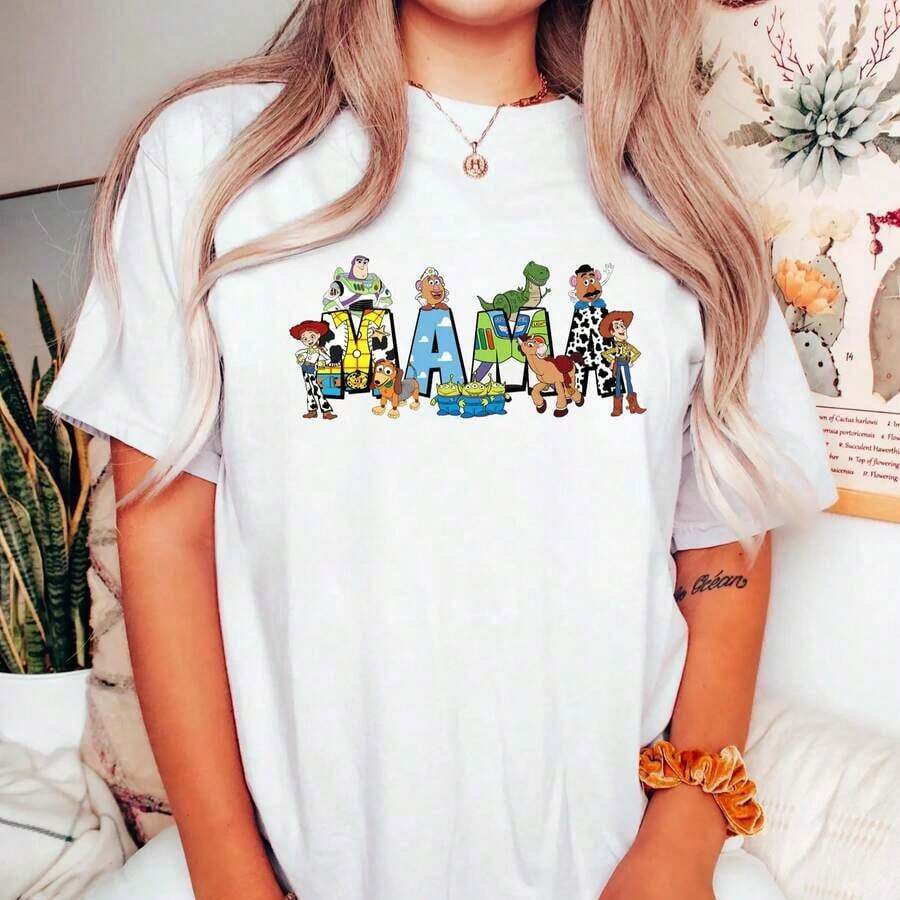 Toy StoryMom's Oversized T-Shirt, Toy StoryMother's Day, DisneyToy Story, Buzz Lightyearshirt, Gift For Mom, Disneytrip Shirt.--Disneys Disneyland Paris The Magic Kingdom Disneyesque B6Holiday Gifts Valentine's Day Gifts Earth Day Gifts Oktoberfest Gifts Summer Bank Holiday Gifts - trắng - Xem 1