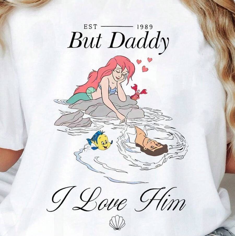 Disney The  Shirt | Ariel Princess But Daddy I Love Him Tshirt | Disneyland Family Matching Tee | WDW Magic Kingdom  -- Disneys Disneyland Paris The Magic Kingdom Disneyesque The House Of Mouse Mickey Mouse Empire Modest Summer Outfits Take That T Shirt Summer Coord Tops For Women Summer Summer Clothes Women Summer Clothes Summer Tops Summer Tops Women Summer Co Ord Summer Top Summer Outfits White Top Black Top Holiday Outfits For Women  Tops For Women Summer Holiday Gifts Valentine's Day Gifts Earth Day Gifts Oktoberfest Gifts Summer Bank Holiday Gifts - trắng - Xem 1