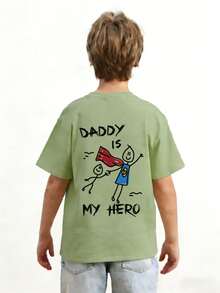 Jeune garçon "Papa est mon héros" T-shirt imprimé de dessin animé, tissu doux et confortable, convient aux sports de plein air, aux tenues décontractées, au style streetwear, au style campus, Top polyvalent à la mode pour garçons au printemps/été - Vert olive - Voir 2