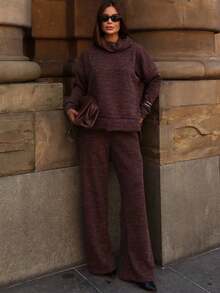 Women's Set Including A Turtleneck Long-Sleeved Blouse With High-Waisted Wide-Leg Trousers In Premium Ribbed Knit - Suitable For Cold Winters, Elegant Tailoring, Comfortable Turtleneck, Wide Leg, Casual Everyday Wear, Warm Brown. - 鏽棕色 - 查看 1