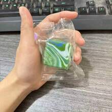 大理石纹立方体挤压减压玩具，雪花麦芽挤压玩具，慢回弹减压玩具，柔软慢回弹释放压力减压玩具，送给她的礼物，节日礼物，生日礼物 - 1PC - 查看 18