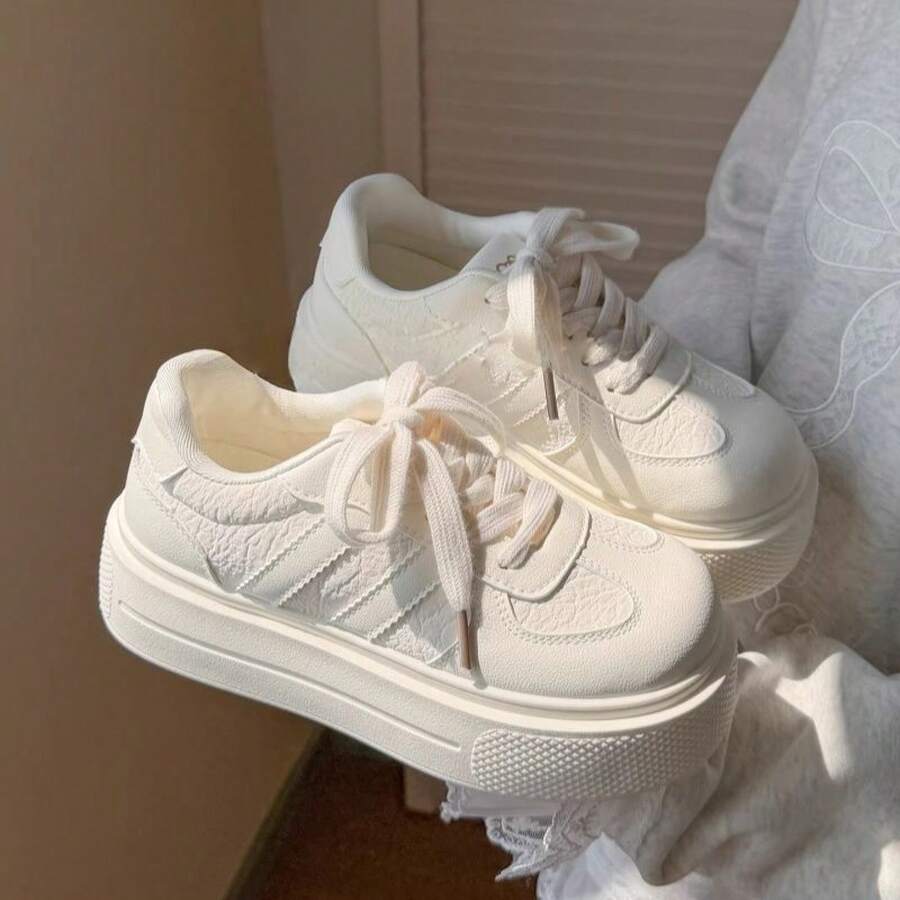 Women Skateboarding Shoes - Beige - View 1