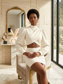 Women's Tailored Elegant Set: Cropped Top With Long Puff Sleeves And Short High-Waisted Skirt. Sophisticated Party/Versatile Evening Wear. Sizes: S (38), M (40), L (42) - 米白色 - 查看 3