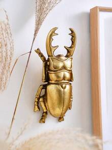 1PC Gold Stag Beetle Shaped Decorative Hanging Ornament, European Vintage Insect Relief Wall Decor, Bohemian Style Animal Resin Wall Hanging, Entryway 3D Pendant, Stag Beetle Ornament, Artistic Wall Decor, Gilded Beetle Figurine, Palace Wall Decor, Suitable For Bedroom, Living Room Background Wall Decoration, Study Wall Hanging, Photography Background Prop, Niche Artistic Style Soft Furnishing, Insect Shaped Pendant, Gift Present - Gold - View 7