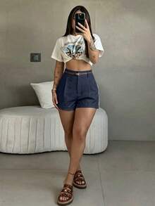 Shorts de Terno Feminino Casual de Cintura Alta com Pregas, Tecido Liso, Azul Marinho, Slim Fit, Perna Larga Reta, Hot Pants, Sem Cinto, para Escritório e Verão - Azul Marinho - Visão 1