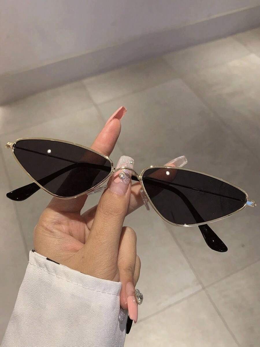 1pc Triangle Ocean Slice Small Frame Street Style Metal Fashion Glasses - Black - View 1