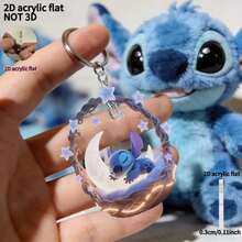 Disney Móc khóa acrylic thiết kế phẳng 2D: Chú Stitch màu xanh đáng yêu đang ngủ trong chiếc giỏ đan hình lưỡi liềm, kết hợp với mặt dây chuyền hình ngôi sao màu tím phát sáng. Lý tưởng làm phụ kiện chìa khóa xe hơi, đồ trang trí ba lô hoặc quà tặng lễ hội - một phụ kiện hoàn hảo cho người hâm mộ *Lilo & Stitch*. - Nhiều màu - Xem 4
