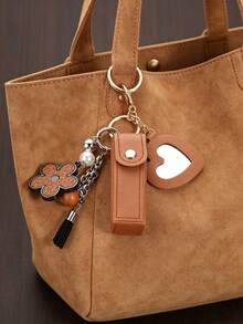 1 Stück tragbare Lippenstift-Aufbewahrungstasche aus PU-Leder mit elegantem Touch, herzförmiger Spiegel-Accessoire zur Dekoration, dekorativer Schlüsselanhänger für kleine Hängeornamente, Rucksack-Accessoire zum Tragen, koreanisch-modischer Rucksack-Hängedekoration, Tasche-Hängeornamente - Verschiedenfarbig - Übersicht 1