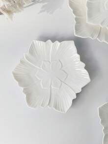 1pc/2pcs/4pcs French Ins Style Pure White Ceramic Embossed Flower 6-Inch Plate, Dessert Cake Plate, Appetizer Pickle Plate, Fruit Candy Snack Plate, Suitable For Home And Commercial Use, Microwave, Dishwasher, Oven - Multicolor - View 10