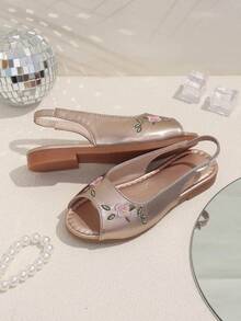 Giày sandal mùa hè cho bé gái thêu hoa, giày công chúa hở mũi kiểu retro, giày mềm mại chống trượt với quai thun, giày trẻ em thường ngày. - Rượu sâm banh - Xem 7