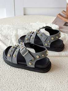 1 Pair Kids Rivet Criss-Cross Thick Sole Casual Sandals, Summer New Soft Non-Slip Toddler Outdoor Beach Slippers, Unisex Versatile - Grey - View 4