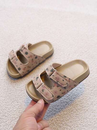 1 par de sandalias de una pieza con doble tira floral para niñas, nuevas zapatillas de verano suaves y antideslizantes para niños pequeños para uso en exteriores, zapatos versátiles para la playa para bebés y niños pequeños