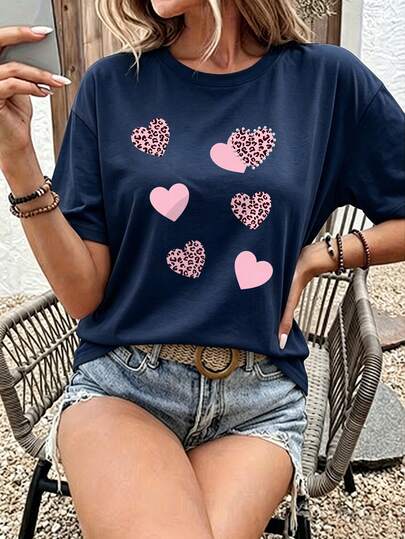 Playera Oversize Mujer "Corazones Rosa y Leopardo" - Azul Marino con Estampado Femenino Chic